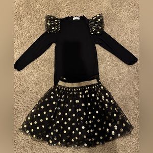 Little Girls-Size 5-Polka Dot Tutu Skirt & matching shirt. Super cute & sparkly!
